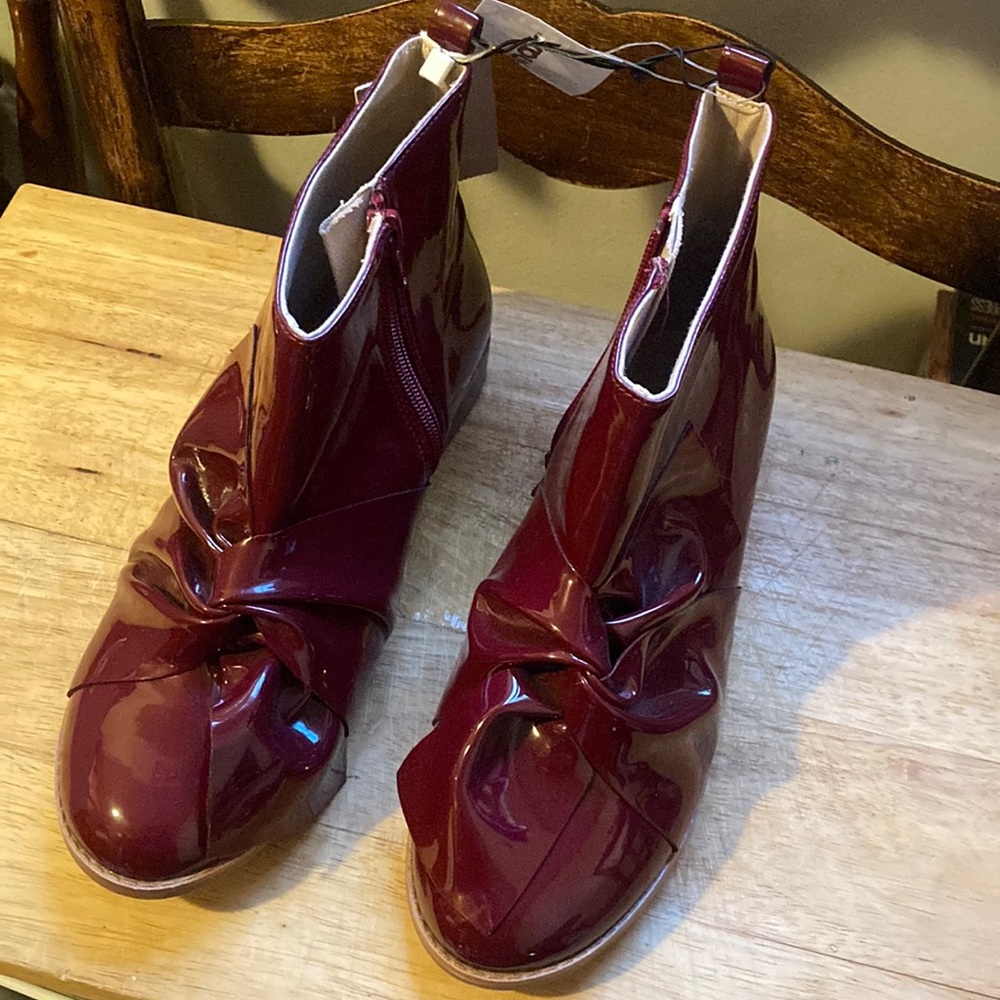 Lil girls size 4 1/2 Burgundy boots Zara Kids footwear